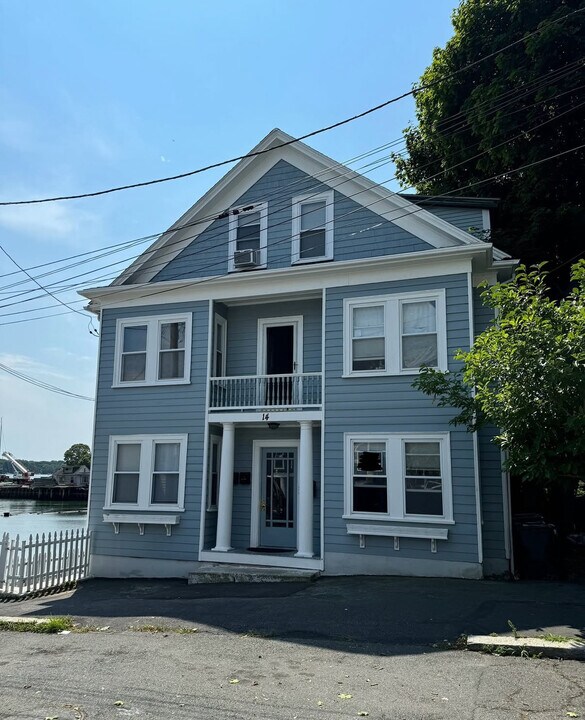 14 Messervy St, Unit 14 Messervy #2 in Salem, MA - Building Photo