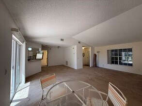 1170 SW Edinburgh Dr in Port St. Lucie, FL - Foto de edificio - Building Photo