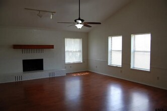 16215 Carole Dr in Whitehouse, TX - Building Photo - Building Photo