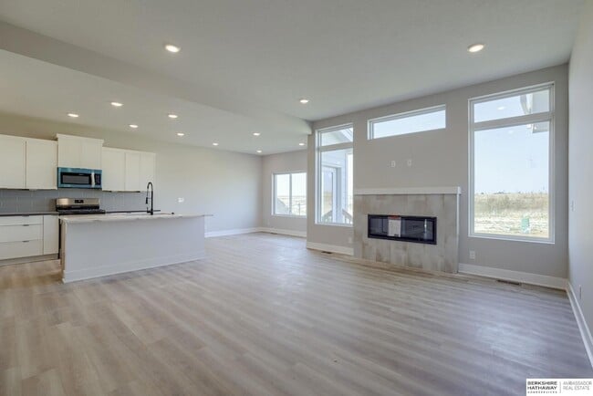 21144 Jessie Ave in Elkhorn, NE - Building Photo - Building Photo