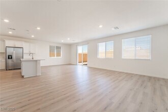 1027 Gentle Swan in Henderson, NV - Building Photo - Building Photo