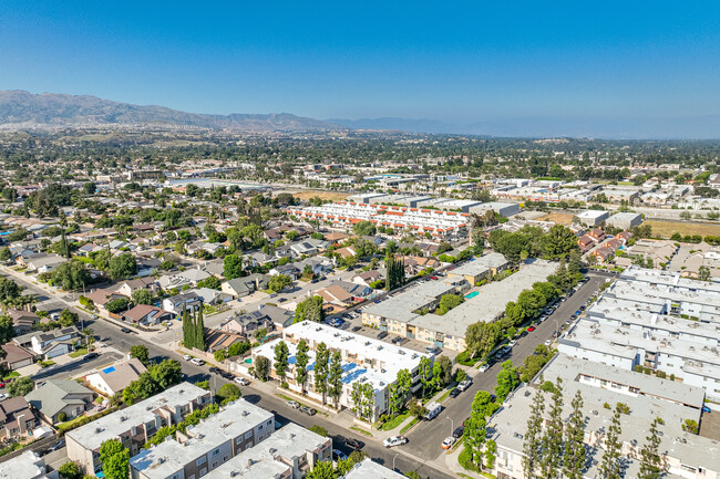 9950 Topanga Canyon Blvd in Chatsworth, CA - Building Photo - Building Photo