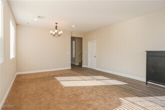 10733 Mentesana Ave in Las Vegas, NV - Building Photo - Building Photo