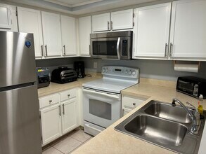 19505 Quesada Ave, Unit UU203 in Port Charlotte, FL - Building Photo - Building Photo