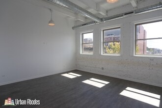 1530 W Huron St, Unit A03C in Chicago, IL - Building Photo - Building Photo