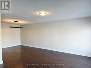 2615 Windjammer Rd in Mississauga, ON - Building Photo - Building Photo