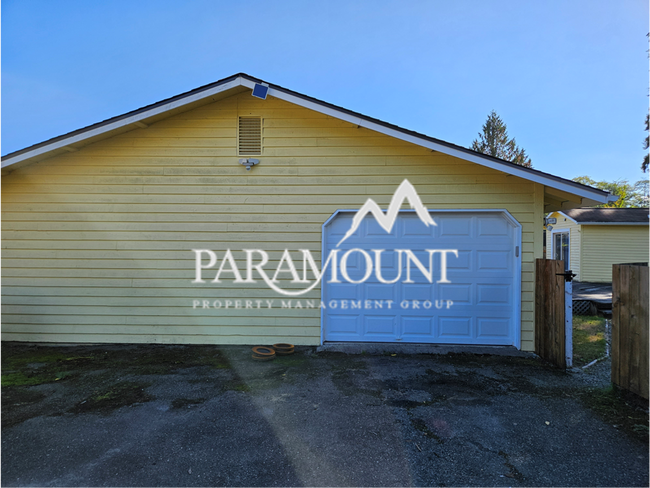 2533 NE Strassburg St in Bremerton, WA - Building Photo - Building Photo