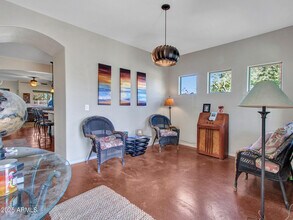 18556 W Vogel Ave in Goodyear, AZ - Foto de edificio - Building Photo
