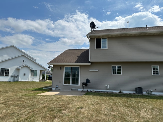 2010-2012 Autumn Ln in Kaukauna, WI - Building Photo - Building Photo