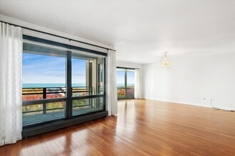 130 N Garland Ct in Chicago, IL - Building Photo - Building Photo