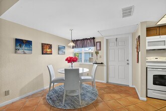 1810 New Palm Way in Boynton Beach, FL - Foto de edificio - Building Photo