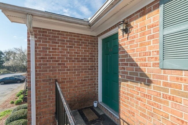 2165 S Milledge Ave in Athens, GA - Building Photo - Building Photo