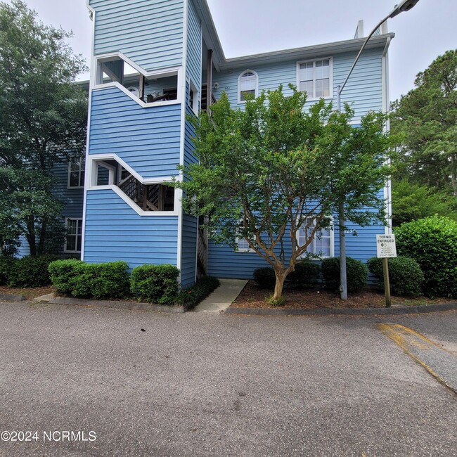 4250 Wilshire Blvd-Unit -104 in Wilmington, NC - Building Photo - Building Photo