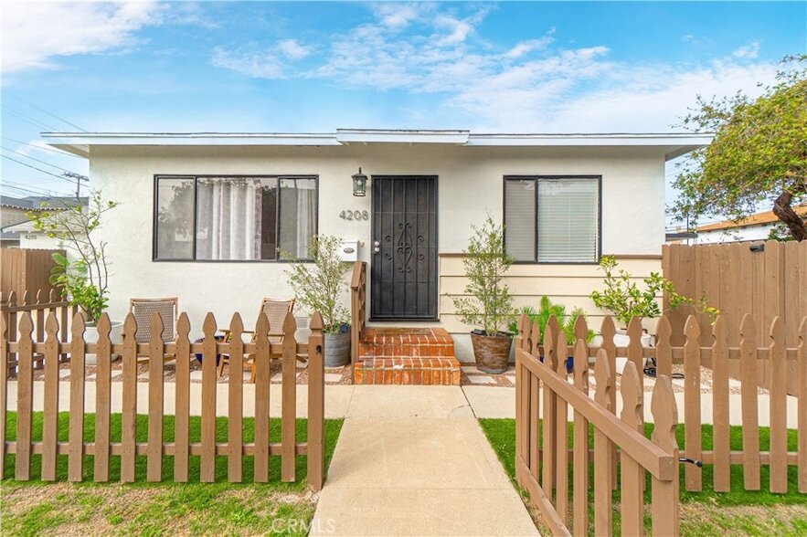 4208 W 182nd St in Torrance, CA - Foto de edificio