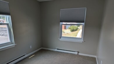 34 Central St, Unit #2 in Ipswich, MA - Building Photo - Building Photo