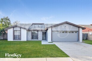 6708 Timberlane W Dr in Tampa, FL - Building Photo