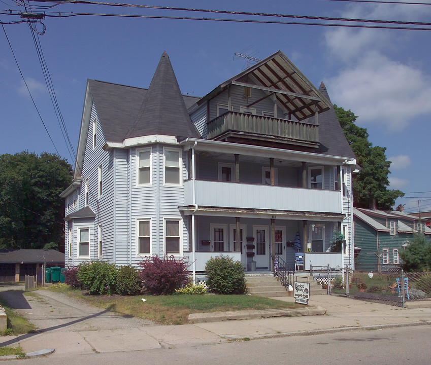 117 Pine St in Attleboro, MA - Building Photo