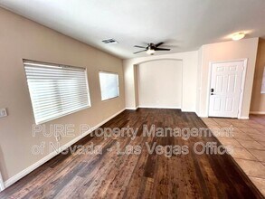 8809 Horizon Wind Ave in Las Vegas, NV - Building Photo - Building Photo