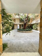 1835 CAMDEN AVE. LP in Los Angeles, CA - Building Photo - Interior Photo