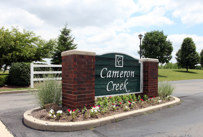 CAMERON CREEK APARTMENTS in Galloway, OH - Foto de edificio - Building Photo