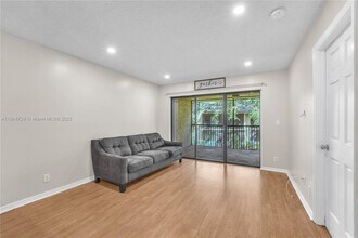 9565 NW 2nd Pl in Coral Springs, FL - Building Photo - Building Photo