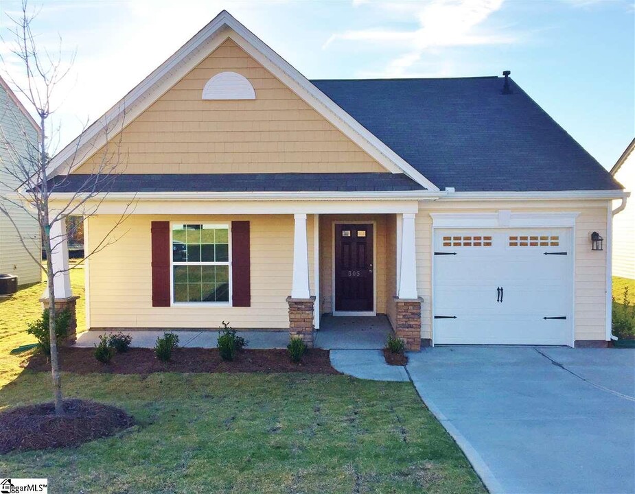 305 Engelmann Ln in Simpsonville, SC - Building Photo