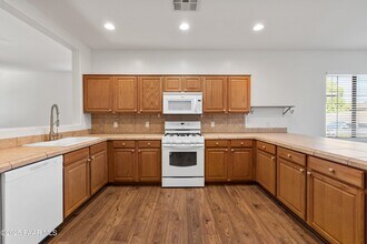 1531 Essex Way in Chino Valley, AZ - Building Photo - Building Photo