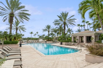 2725 Anzio Ct in Palm Beach Gardens, FL - Foto de edificio - Building Photo