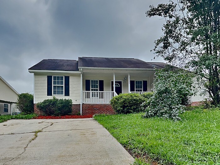 3724 Capps Hill Dr in Charlotte, NC - Building Photo