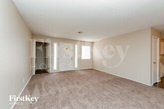 1321 Hewitt St in Las Vegas, NV - Building Photo - Building Photo