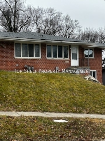 2425 Welbeck Rd in Des Moines, IA - Building Photo