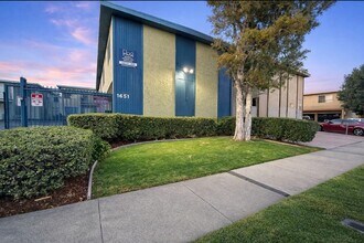 1651-1655 W 206th St in Torrance, CA - Building Photo - Floor Plan