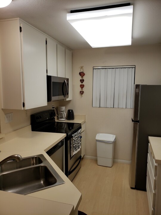 9760 Mesa Springs Way, Unit 36 in San Diego, CA - Foto de edificio