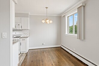 1060 W Hollywood Ave in Chicago, IL - Building Photo - Building Photo