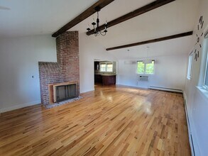 5 Greenleaf Cir in Framingham, MA - Foto de edificio - Building Photo
