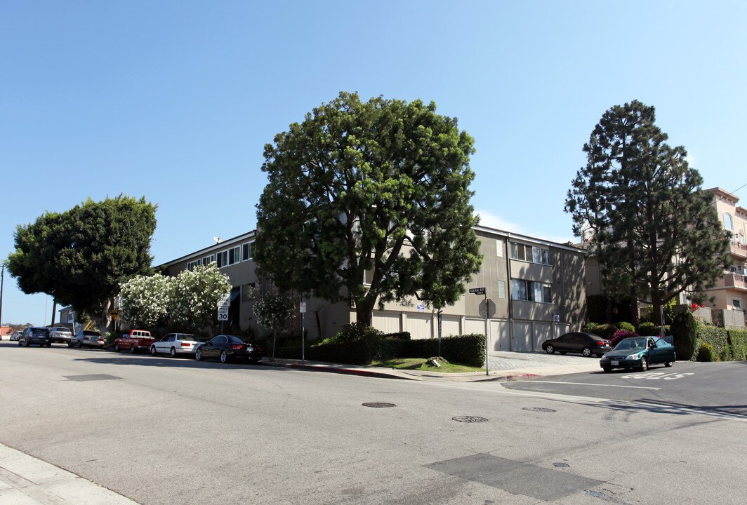 1330 Federal Ave in Los Angeles, CA - Building Photo