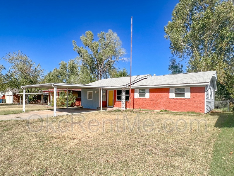 1900 N Mitchell Dr in Midwest City, OK - Building Photo