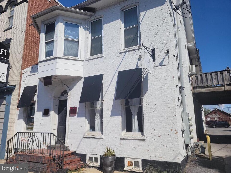 112 E Baltimore St in Greencastle, PA - Foto de edificio