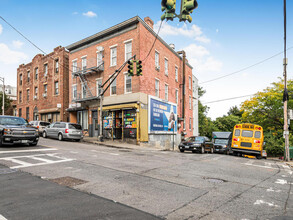 156 Palisade Ave in Yonkers, NY - Building Photo - Building Photo