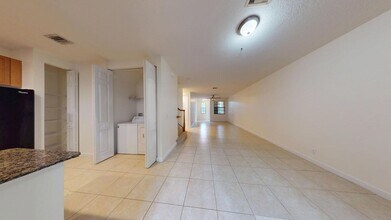 235 Chrystie Cir in Delray Beach, FL - Building Photo - Building Photo