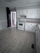 908 E Morehead St in Burlington, NC - Building Photo - Building Photo