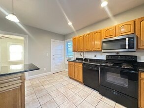 47 Carolina Ave, Unit 3 F in Providence, RI - Foto de edificio - Building Photo