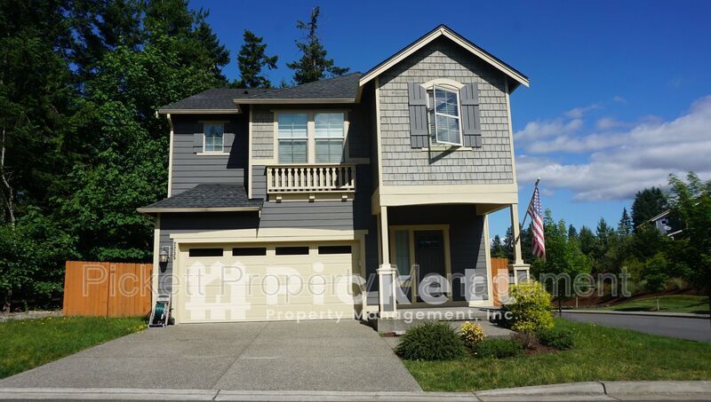 2235 Woodbridge St NW in Silverdale, WA - Building Photo