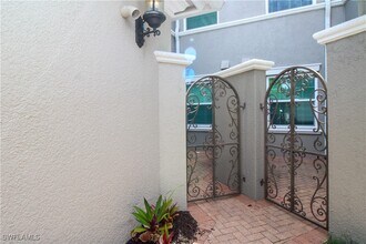 9224 Campanile Cir in Naples, FL - Building Photo - Building Photo