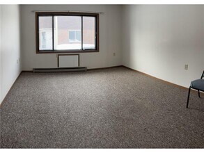 109 N 4th Ave in Parkers Prairie, MN - Building Photo - Building Photo