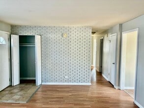 1235 King Cir in South Holland, IL - Building Photo - Building Photo