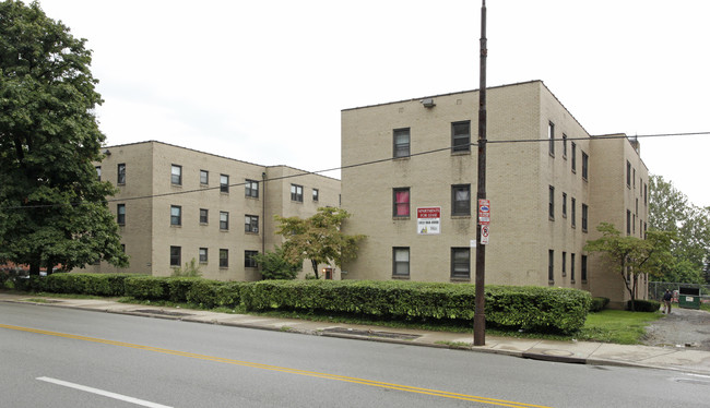 Mellons Orchard Apartments in Pittsburgh, PA - Building Photo - Building Photo