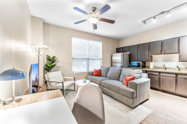 property at 501 E Oltorf St