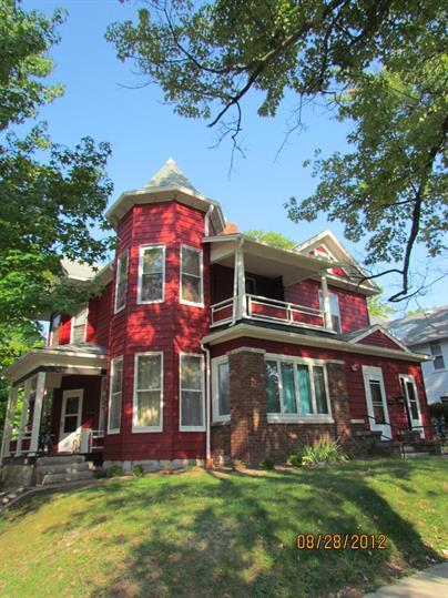 403 N Indiana Ave in Bloomington, IN - Foto de edificio - Building Photo