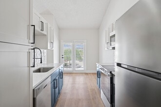 Benton in Dallas, TX - Building Photo - Building Photo
